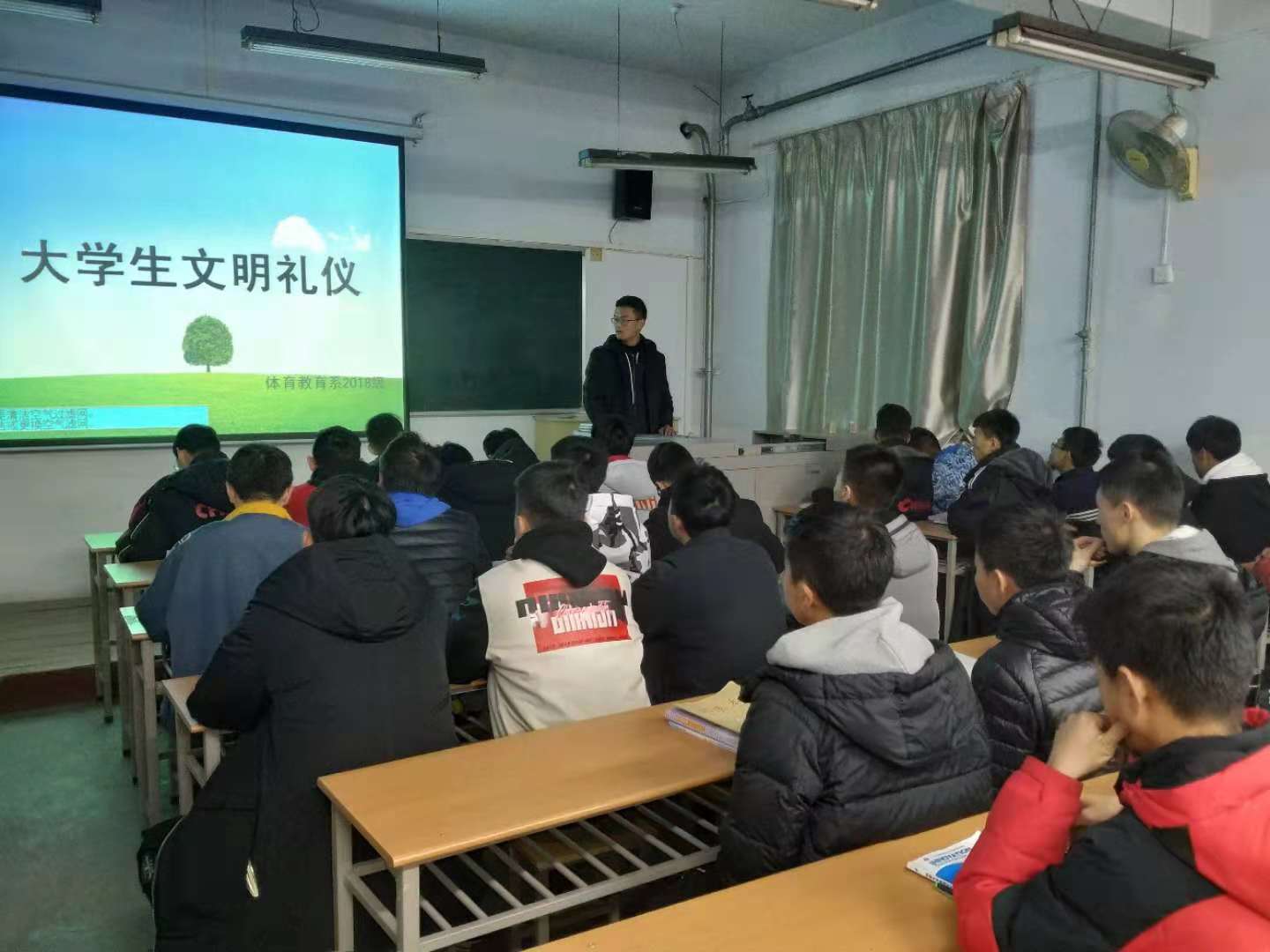 大学校园文明行为图片图片