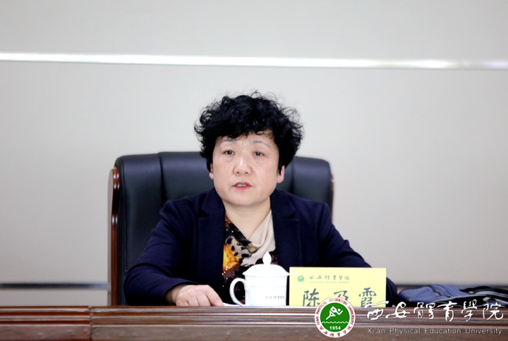 3、省委组织部宣教干部处处长陈乃霞宣读省委省政府决定_副本.jpg