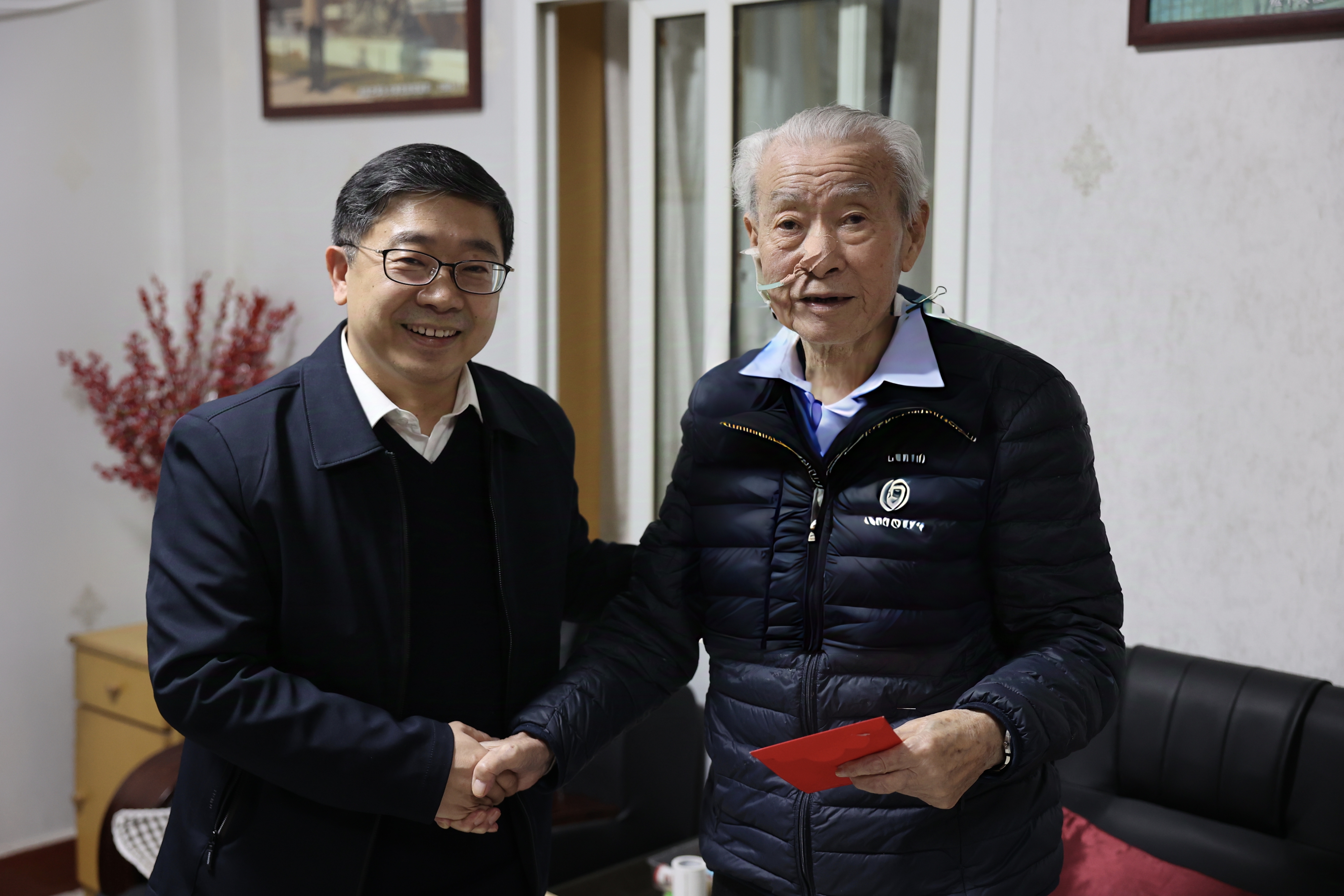 校领导春节前夕开展走访慰问活动-西安体育学院