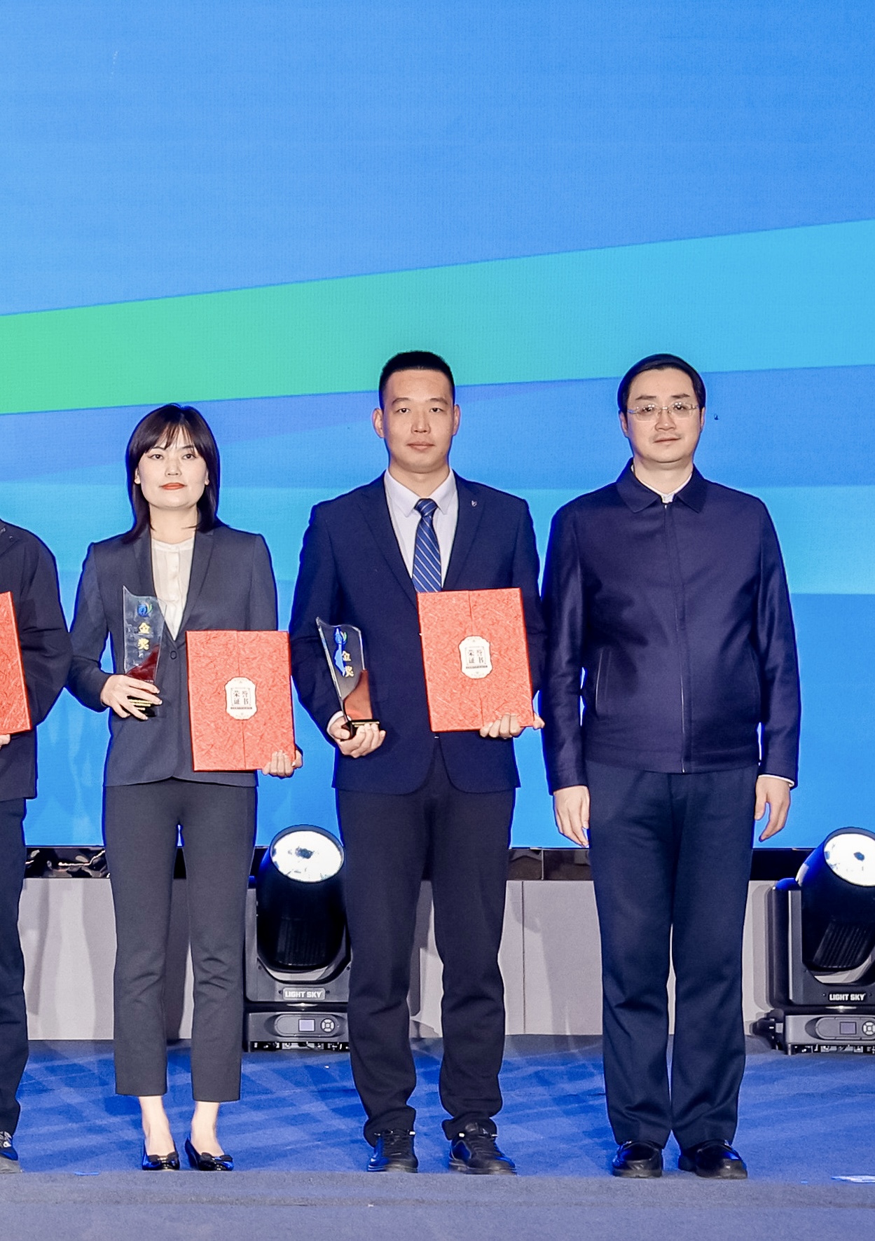 我院张旻教授荣获第三届陕西省博士后创新创业大赛暨留学回国人员创新创业大赛金奖-西安体育学院,体育经济与体育管理系
